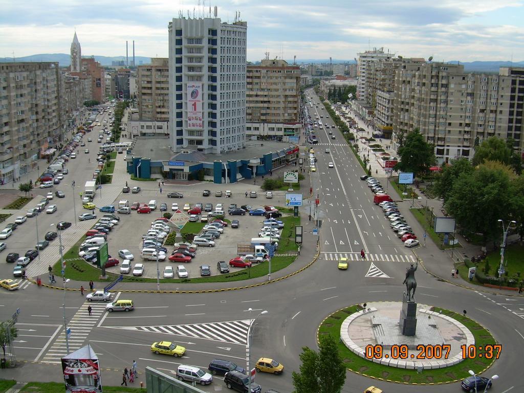 Relax Central Apartment Bacau Exterior photo